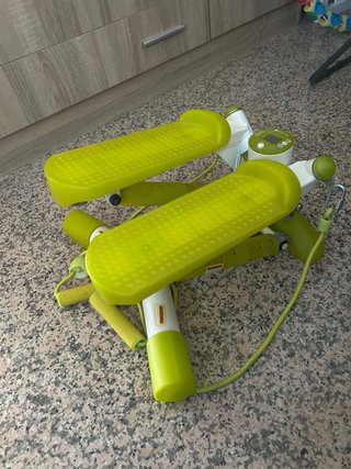 Stepper Domyos Decathlon con bandas elasticas