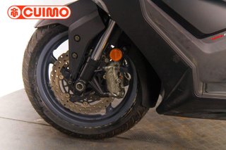 KYMCO AK 550