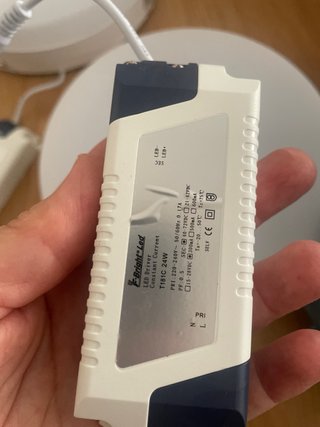 Foco de superficie blanco