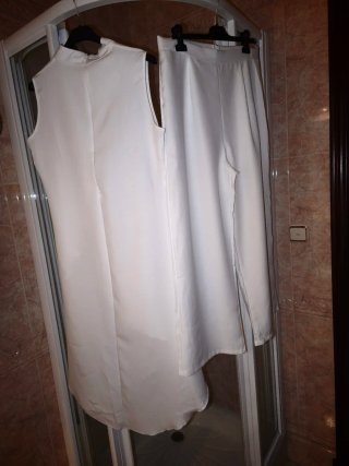Traje pantalón blanco elegante