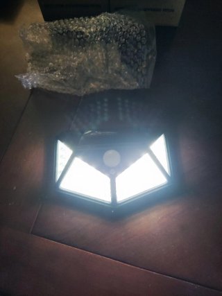 Lámpara Solar LED Exterior Nueva a estrenar