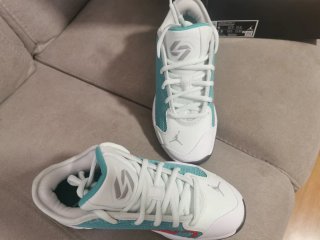 Zapatillas Jordan Luka 77 Talla 38 Nuevas
