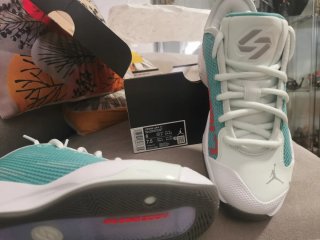 Zapatillas Jordan Luka 77 Talla 38 Nuevas