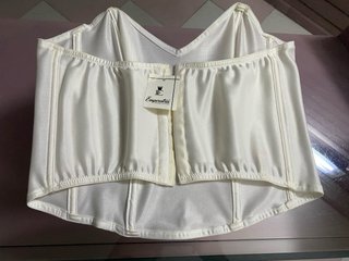 Bustier blanco sin tirantes