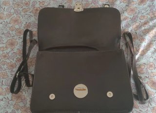 Bolso marrón tipo satchel