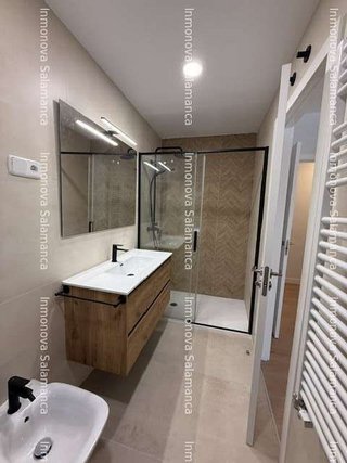 Piso en alquiler en Capuchinos - Glorieta en Salamanca