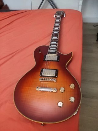 Guitarra Eléctrica modelo Gibson Led Paul .