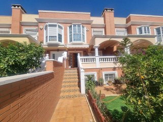 Casa adosada en venta en Los Molinos - Villa Blanca en Almería