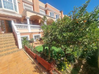 Casa adosada en venta en Los Molinos - Villa Blanca en Almería