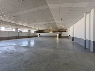 Nave industrial en alquiler en Lalín