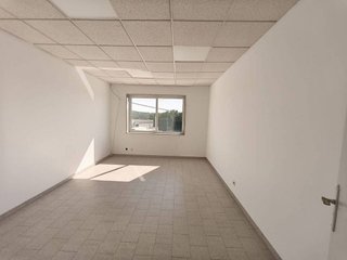 Nave industrial en alquiler en Lalín