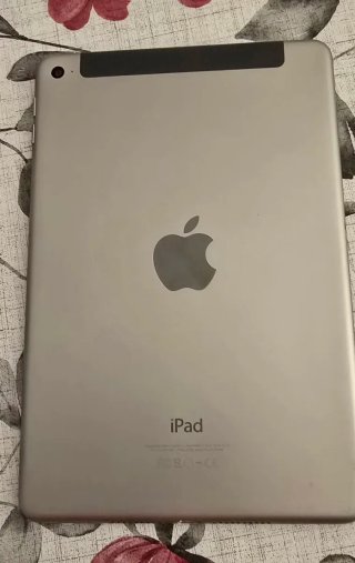 Apple iPad mini 4 (A1550) Plata