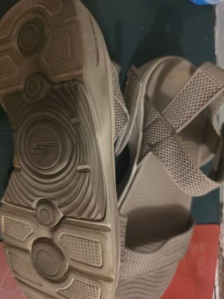 Sandalias Skechers Beige Cómodas Ligeras arch fit
