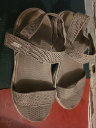 Sandalias Skechers Beige Cómodas Ligeras arch fit