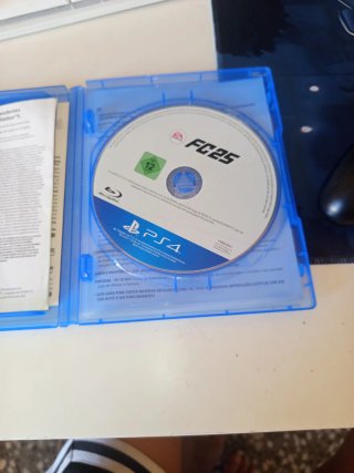 Lote PS4: FC 25 y Uncharted 4