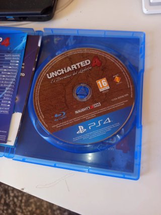 Lote PS4: FC 25 y Uncharted 4