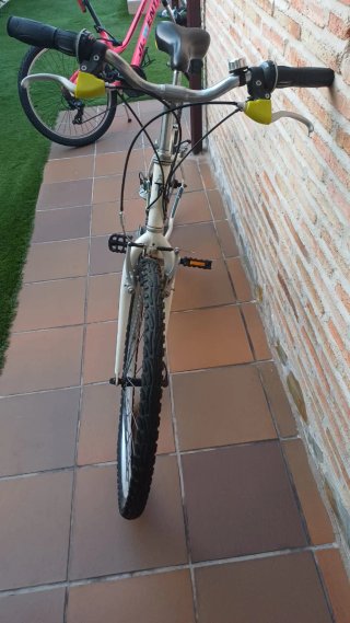 Bicicleta 26 Btwin Blanca