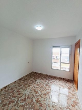Piso en alquiler en Juan XXIII en Alicante