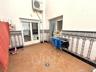 Casa adosada en venta en Tomelloso
