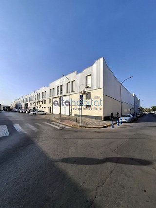 Nave industrial en alquiler en Centro - Doña Mercedes en Dos Hermanas