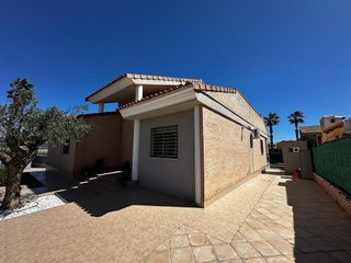 Chalet en venta en Urbanizaciones en Llíria