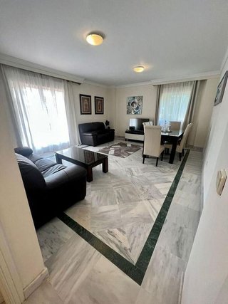 Piso en alquiler en La Dama de Noche-La Alzambra en Marbella