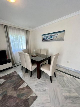 Piso en alquiler en La Dama de Noche-La Alzambra en Marbella
