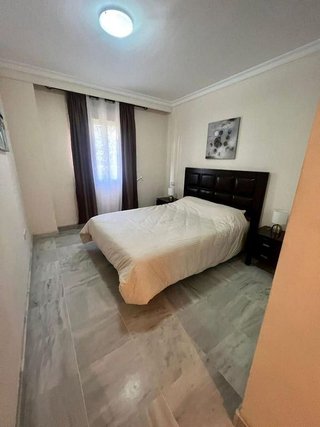 Piso en alquiler en La Dama de Noche-La Alzambra en Marbella