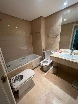 Piso en alquiler en La Dama de Noche-La Alzambra en Marbella