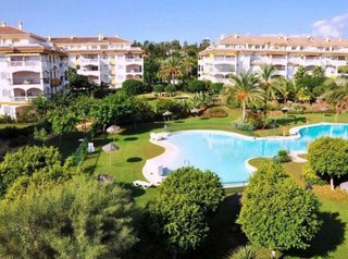 Piso en alquiler en La Dama de Noche-La Alzambra en Marbella