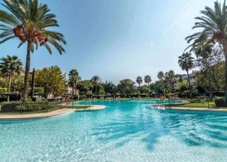 Piso en alquiler en La Dama de Noche-La Alzambra en Marbella