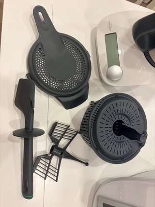 Thermomix TM6 + Friend + 2 vasos y accesorios