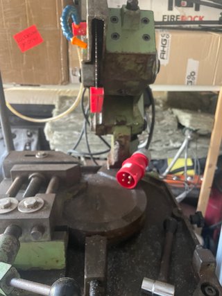 Cortadora de metales para vigas y tubos 380w