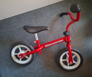 Bicicleta Chicco sin pedales roja