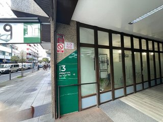 Local comercial en alquiler en Ensanche - Sar en Santiago de Compostela