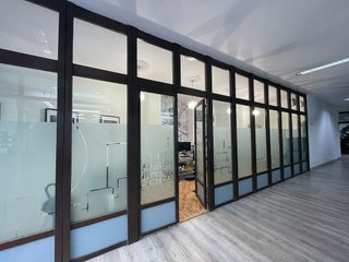 Local comercial en alquiler en Ensanche - Sar en Santiago de Compostela