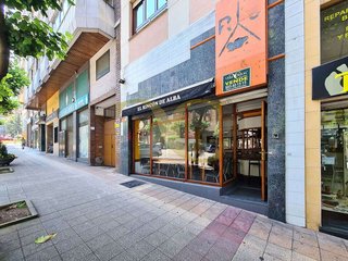 Local comercial en alquiler en El Carbayedo - El Quirinal en Avilés