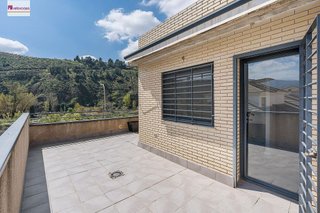 Casa adosada en venta en Crta. De la Sierra en Granada