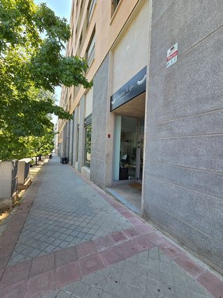 Local comercial en alquiler en Las Tablas en Madrid