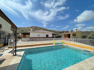 Chalet en alquiler en Iznate
