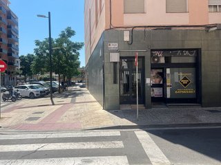 Local comercial en alquiler en La Granja en Zaragoza