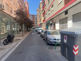 Local comercial en alquiler en La Granja en Zaragoza