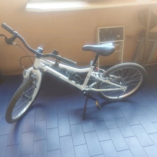 Bicicleta RIVERSIDE blanca. Precio negociabile.