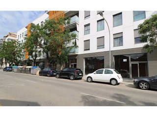 Local comercial en alquiler en Eixample - Sant Oleguer en Sabadell