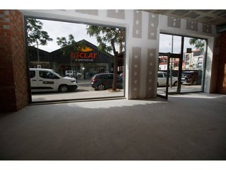 Local comercial en alquiler en Eixample - Sant Oleguer en Sabadell
