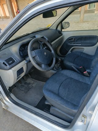 Renault Clio 1.2 16V 2001 120.000 Km | Averiado
