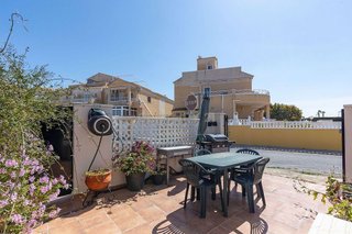 Casa adosada en venta en La Siesta - El Salado - Torreta en Torrevieja