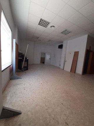 Local comercial en venta en Gamarra - La Trinidad en Málaga