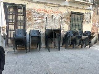Mesas y sillas
