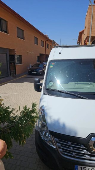 Se vende furgoneta RENAULT MASTER